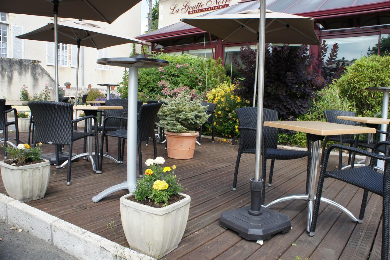 Hotel Restaurant La Goutte Noire Châteaumeillant Exteriör bild